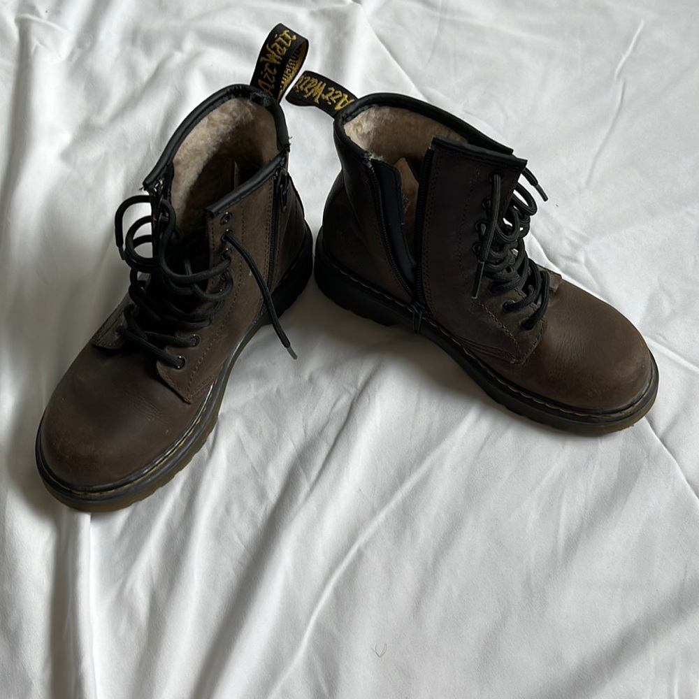 Dr. Martens Fleece lined boots Girls Size 2
